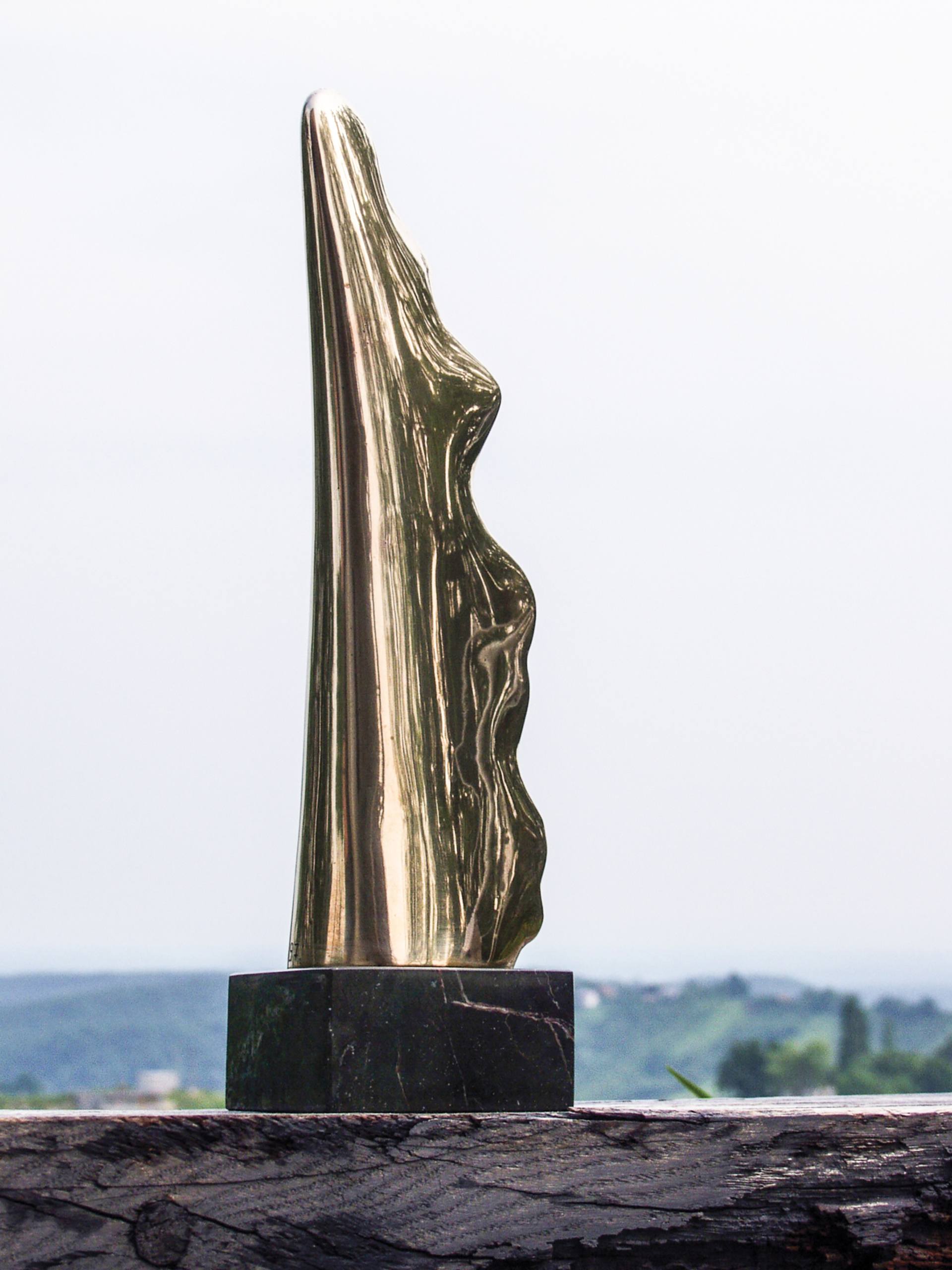 SILKY sculpture by Marina Stoponja